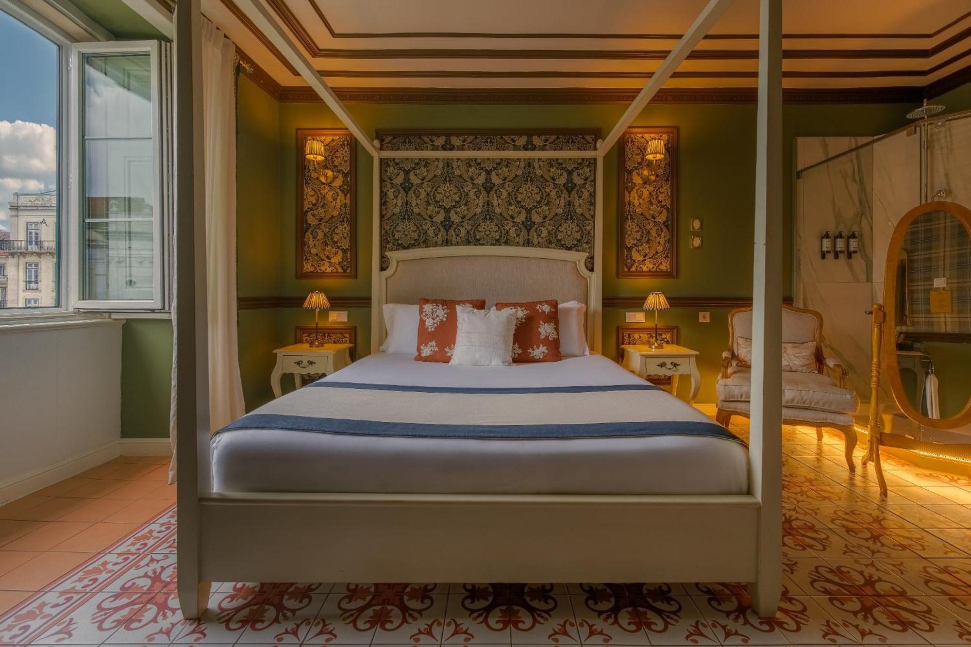 Superior Double Room Square View